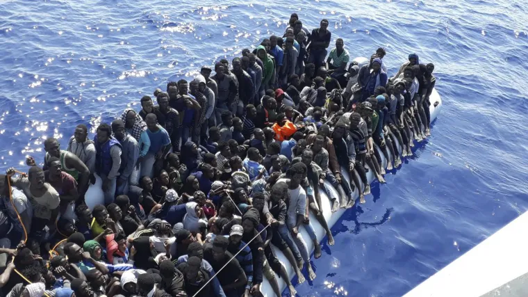 Prosvjed tisuća ljudi iz solidarnosti prema migrantima i njihovim spasiocima na Mediteranu