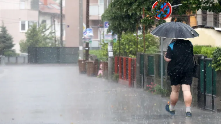 Na dijelove Hrvatske obru&scaron;it će se grmljavinsko nevrijeme, upaljen narančasti alarm