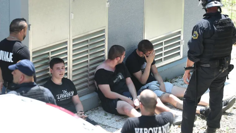 Sukobili se s policijom, ima i uhićenih!