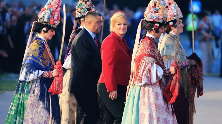 Predsjednica Grabar-Kitarović na sredi&scaron;njem događaju 'Đakovačkih vezova'