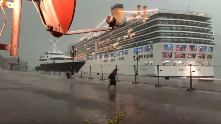 NE ČUDI &Scaron;TO ŽELE ZABRANITI KRUZERE; Pogledajte koliko je malo nedostajalo do potpune katastrofe