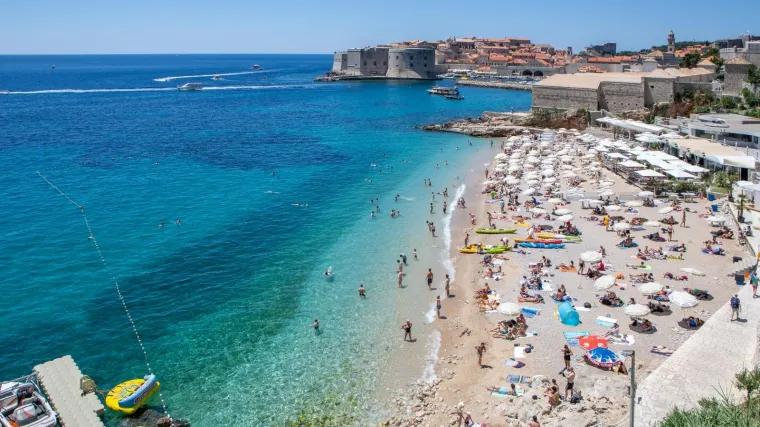 Broj turista veći za 6 posto u odnosu na lani: Napopularnije destinacije Dubrovnik, Rovinj i Zagreb