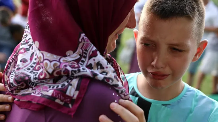 Tko negira genocid, treba u zatvor! Za&scaron;to Hrvatska, BiH i Srbija &scaron;ute?