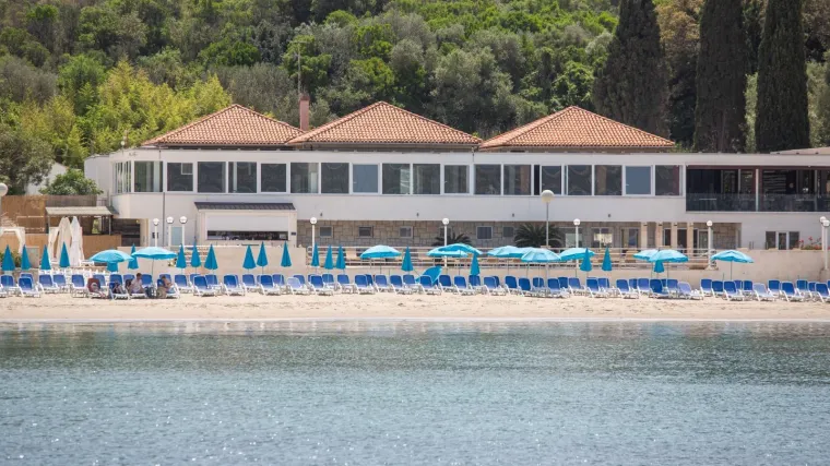 I treća plaža kod Dubrovnika oneči&scaron;ićena fekalijama! Građani i turisti očajni: 'Smrdi!'