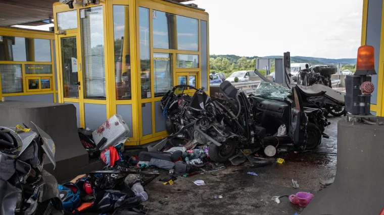 Nesreća na autocesti: Bračni par i dijete kritično! Za sve kriva neprilagođena brzina