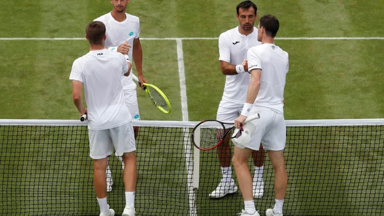 Francuski dvojac bolji u tri seta