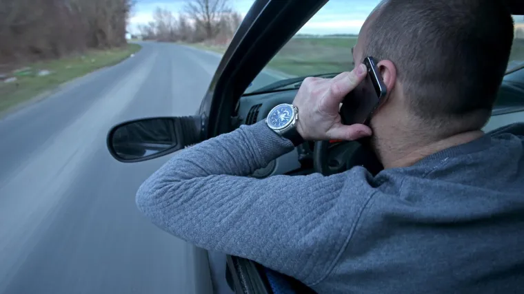 Kazna je bila prestroga: Ako vas uhvate s mobitelom u vožnji platit ćete 1000, a ne 1500 kuna