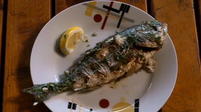 Amerikanka počela VRI&Scaron;TATI kad su joj servirali ribu u jednoj na&scaron;oj konobi: 'Istrčala je u suzama'