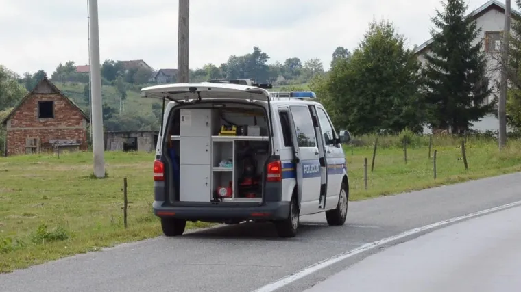 U nesreći kod Sinja ozlijeđene dvije osobe, na autocesti A3 uočena divlja svinja