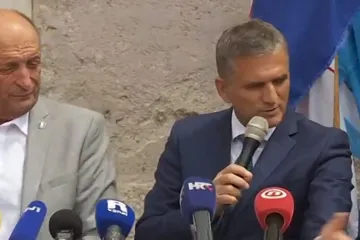 Odlazi ministar opterećen aferama; 'Postao sam meta, nisam u stanju prihvatiti udar...'