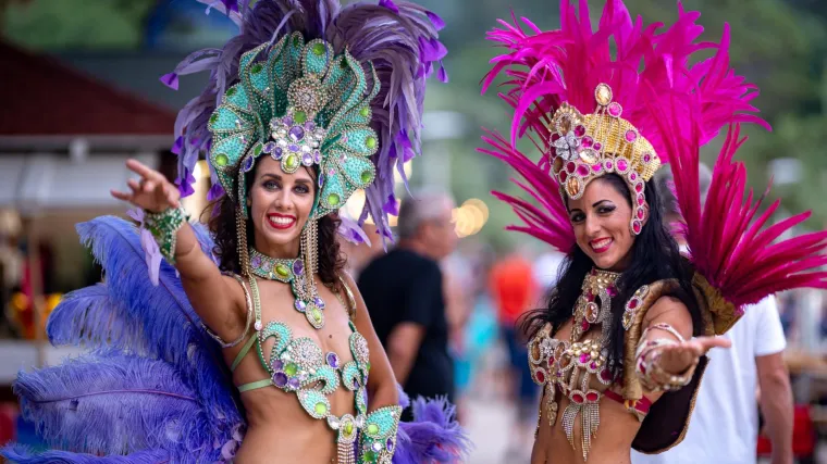 Vrući latino ritmovi u Lopar privukli seksi plesačice sa svih strana svijeta