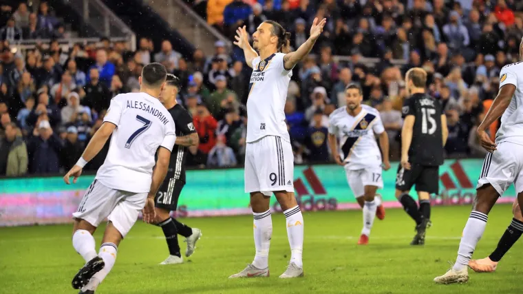 Ibrahimović zabio tri gola u velikom derbiju pa ismijao najboljeg igrača protivničke momčadi