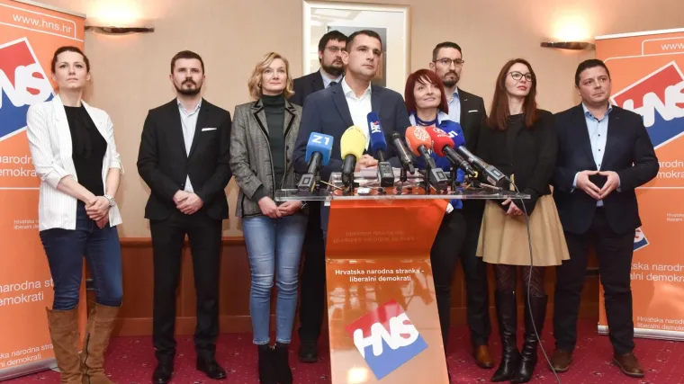 Posavec inzistira na raskidu koalicije s HDZ-om! Ako se to ne dogodi, spreman je izaći iz stranke