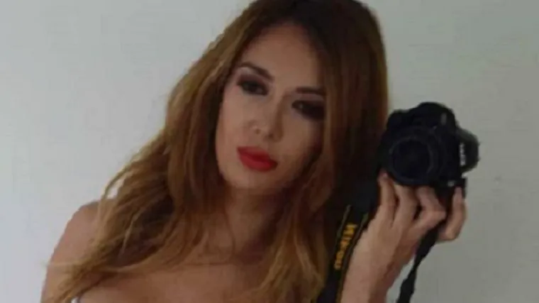 Ipak, fanove je zbunila jedna stvar na ovoj fotografiji