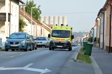 Sekunde život znače: Vozači, stvaranjem koridora za hitnu pomoć spašavate život unesrećenog!