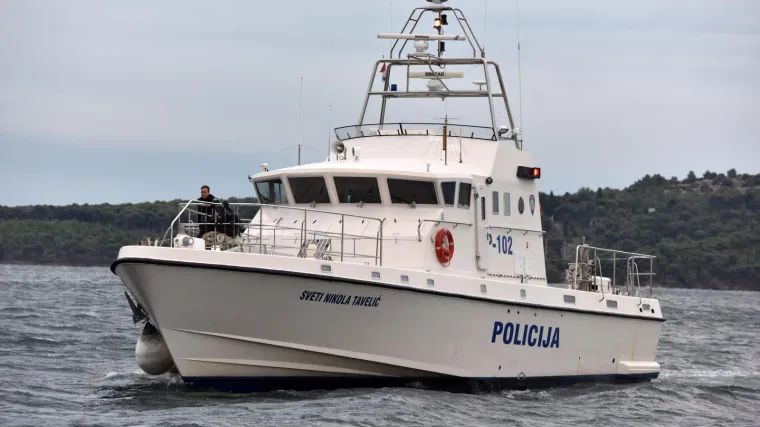 Gliserom plovio kroz kupališni pojas i usmrtio djevojku koja je plivala