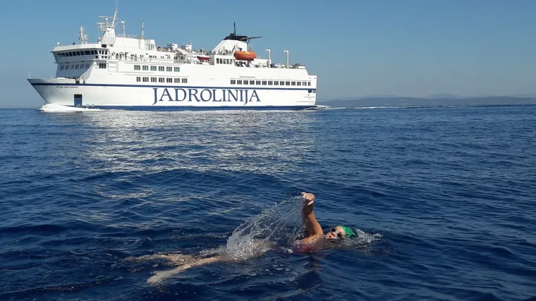 Drugi poku&scaron;aj ulaska u legendu: Dina Levačić nakon 44 godine želi plivajući spojiti Vis i Split