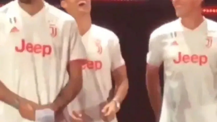 Nakon ovog, svi se pitaju je li se dvojac sprdao sa suigračem ili je posrijedi ne&scaron;to drugo?