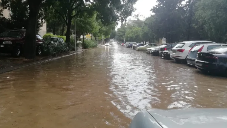 Ki&scaron;a poplavila i 'paralizirala' Split: Kilometarska kolona na ulazu u grad, gužve na prilazima luci