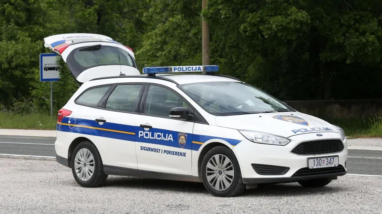 Jo&scaron; jedna tragedija na hrvatskim cestama: Motociklist sletio izvan kolnika i poginuo