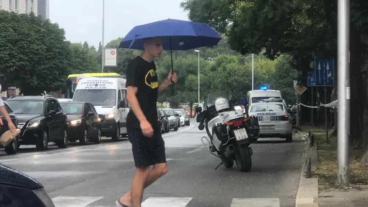 Evakuirana zgrada Slobodne zbog prijetnje bombom: Nije pronađena, radnici se vratili na posao