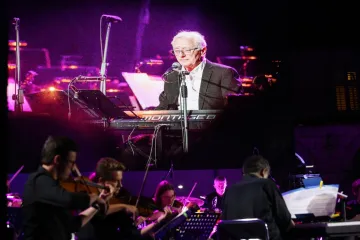 U Veloj Luci održan koncert u čast Olivera Dragojevića, emocije su bile prejake