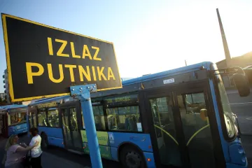 Policija o incidentu u ZET-ovu autobusu: 'Tražitelj azila nije imao nož, došlo je do verbalnog sukoba'
