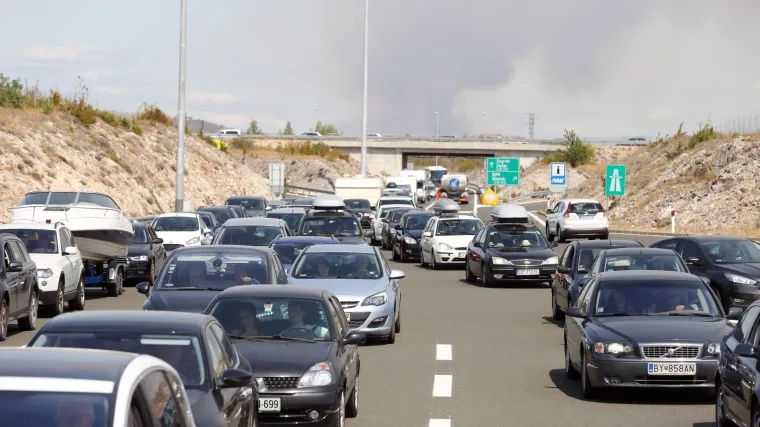 Vozače pozvali na oprez: Biciklist vozio između odmori&scaron;ta Dusina i čvora Vrgorac na A1