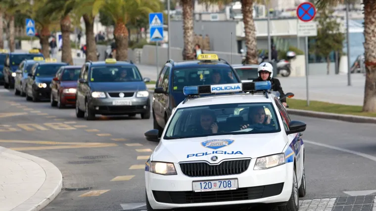 20-GODIŠNJOJ NORVEŽANKI SLOMIO NOS U SPLITU: Naumio je prvi ući u taksi, policija ga traži