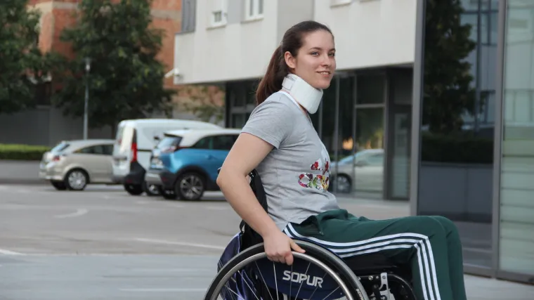 Nakon prometne, Nina (21) treba skupu rehabilitaciju: 'Ona samo želi zavr&scaron;iti faks i živjeti &scaron;to samostalnije'