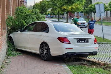 PETAR BOČKAJ IMAO NOVU PROMETNU: Nakon što je pijan napravio krš i lom na benzinskoj, sada se zabio u zid