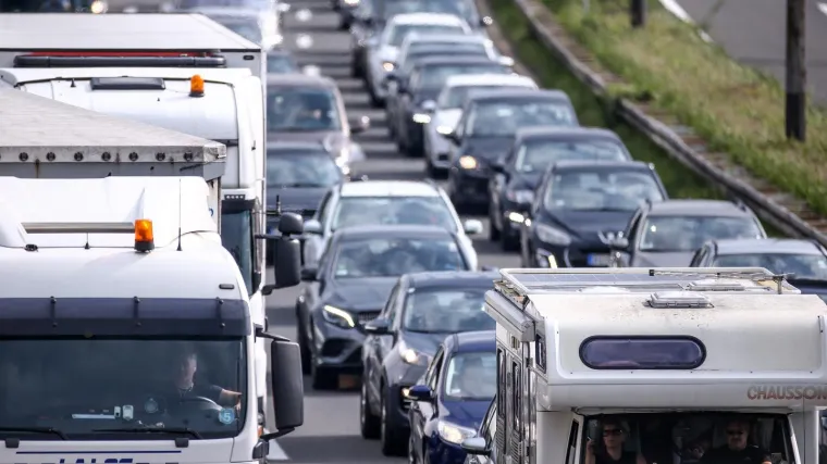 Gužve na vi&scaron;e graničnih prijelaza između Hrvatske i BiH koji vode prema Jadranu