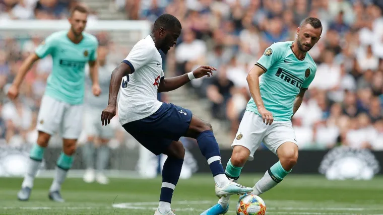 Conte gurnuo dvojicu Hrvata u vatru od prve minute, Vatrenog milimetri dijelili do gola