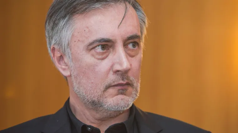 Nije propustio priliku, odmah je bocnuo Kolindu