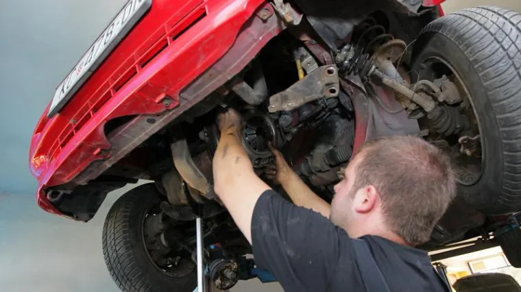 Idete na duže putovanje? &Scaron;to je sve potrebno provjeriti na automobilu?