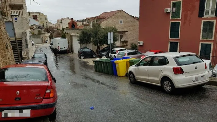 Brutalan napad na taksista: Do&scaron;ao staricu prevesti u bolnicu pa mu mu&scaron;karac slomio nos