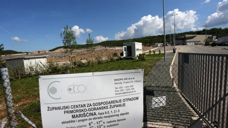 Pisali premijeru koji se odmara u Opatiji: 'Dođite k nama na kavu, gušimo se u smradu s Marišćine'