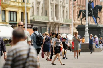 Mladi Hrvati najkasnije napuštaju roditeljski dom, evo za koliko nas 'šiša' ostatak Europe