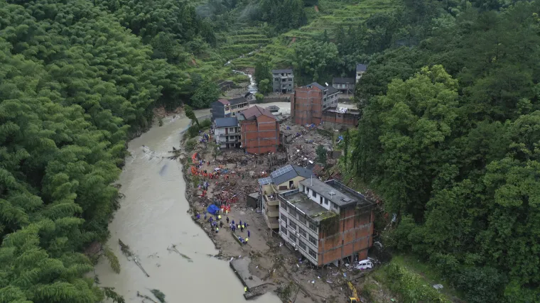 Snažan tajfun u Kini ru&scaron;io sve pred sobom, broj mrtvih porastao na 44