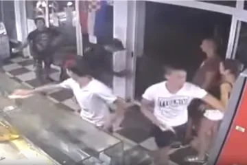 Zato jer pekarnicu drže Albanci?!