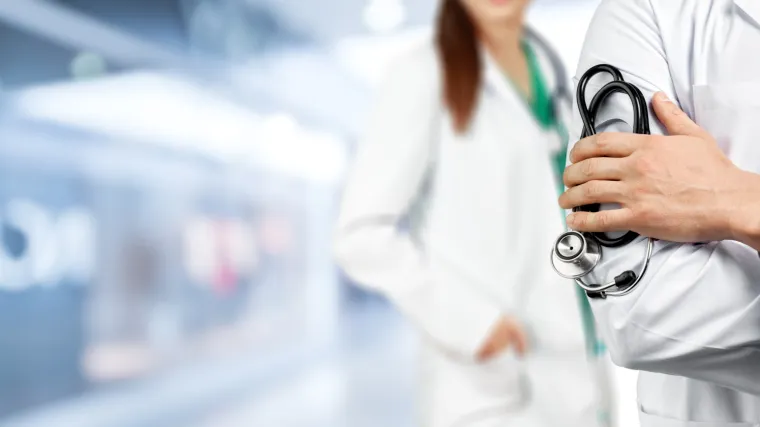 'Jeste li znali da liječnicima, zbog njihovih pacijenata, u ordinaciju dolazi policija i radi premetačine?'