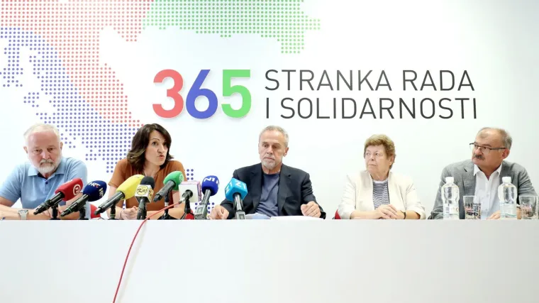 Bandić traži povećanje plaća u obrazovanju, opet napao Divjak: 'Prijedlog ministrice je sramotan'