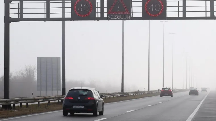 Vozi se jednim trakom