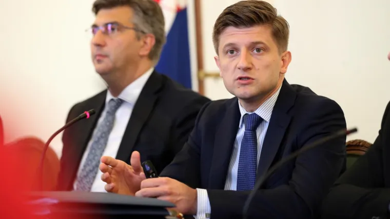 Ministar potvrdio: Od 1. rujna rastu plaće zaposlenicima državnih i javnih službi