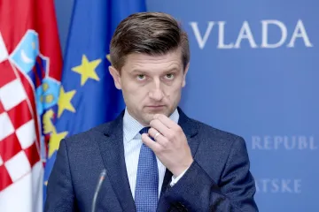 'Uz dužno poštovanje prema njima, ne možemo izdvajati liječnike i učitelje '