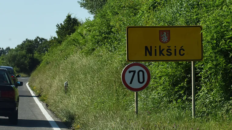 Prebrzi vozač iz BiH skrivio te&scaron;ku nesreću: 6 ozlijeđenih, jedna se osoba bori za život