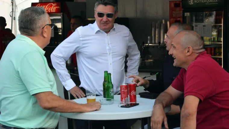 'Vratite mandate, kolege'