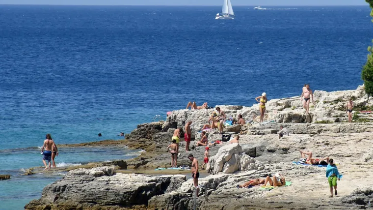 Neka vas oblaci i ki&scaron;a ne zavaraju: Vikend će biti lijep, uživajte u ljetu dok jo&scaron; možete
