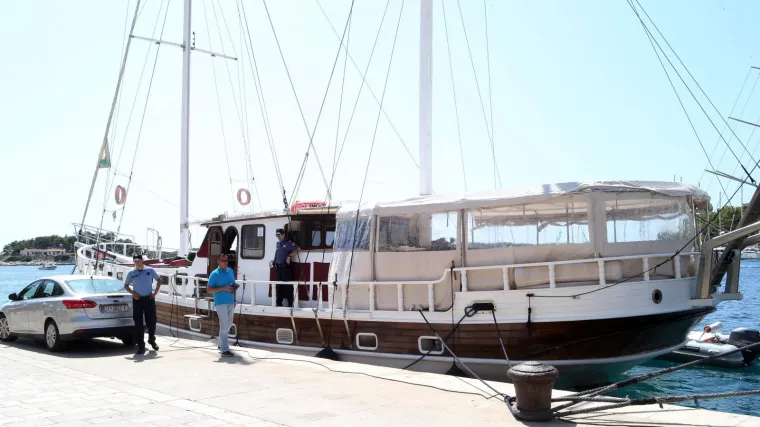 Kanađani se žalili na jedrenjak s Hvara: 'Kabine smrde, nije bilo tople vode, brod proki&scaron;njava'