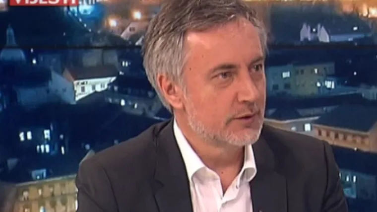 'Dok si stotine tisuća ne mogu priu&scaron;titi ljetovanje, vodeći ljudi države se bućkaju u državnim rezidencijama'